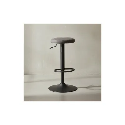 KADIMA DESIGN Barhocker CAMPANIA: 58-79 cm Sitzhöhe, Eisenmaterial, Bezug in Wildlederoptik, 360° drehbar.