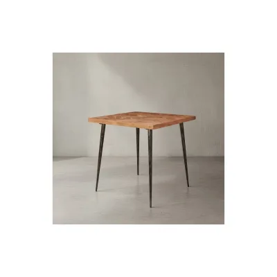 KADIMA DESIGN Industrial Esstisch, Akazienholz mit Fischgrät-Muster, Metallbeine, 80x80 cm.