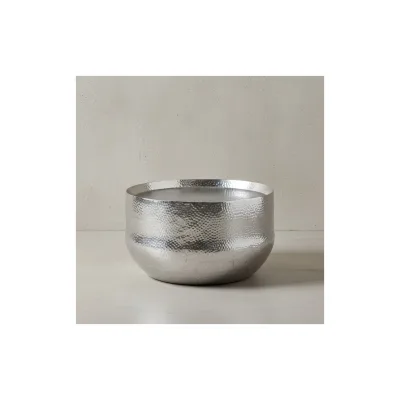 KADIMA DESIGN Orientalischer Couchtisch ANIENE: Hammerschlag-Struktur, Aluminium, hohl, 40 kg Belastung, silberfarben lackiert.
