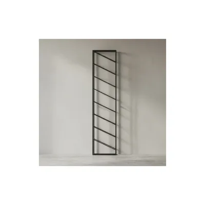 KADIMA DESIGN Weinregal STILVIN: Wandmontage, 8 Flaschen, 36x150x8 cm, pulverbeschichtetes Eisen, handgefertigt, 15 kg Belastbarkeit.