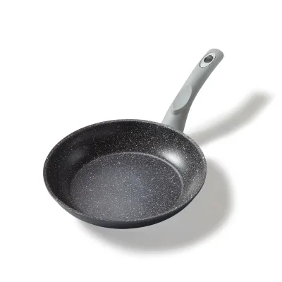 STONELINE Gourmundo Made in Germany Bratpfanne 24 cm, antihaft beschichtete Pfanne mit echten Steinpartikeln, alle Herdarten inkl. Induktion, fettfreies Braten
