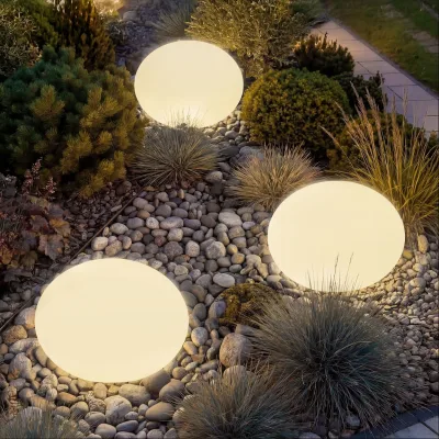 tectake® Kugelleuchte, mit LED-Beleuchtung, 12 W, samt Fernbedienung und Leuchtmittel, inklusive Erdspieß